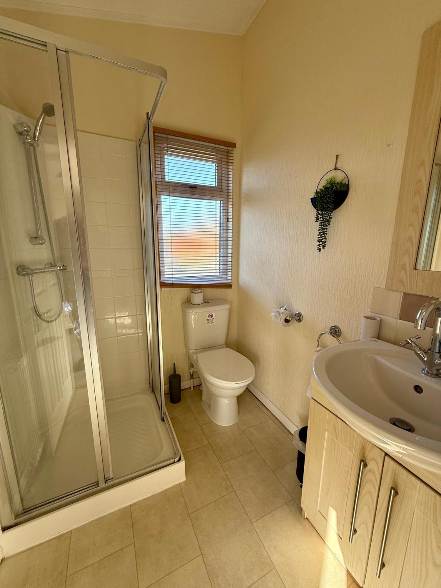 Eden Lodge-tranquil-hot Tub-fishing-7m To